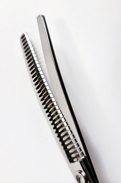 Zora Pet Grooming Curved Blender Shear