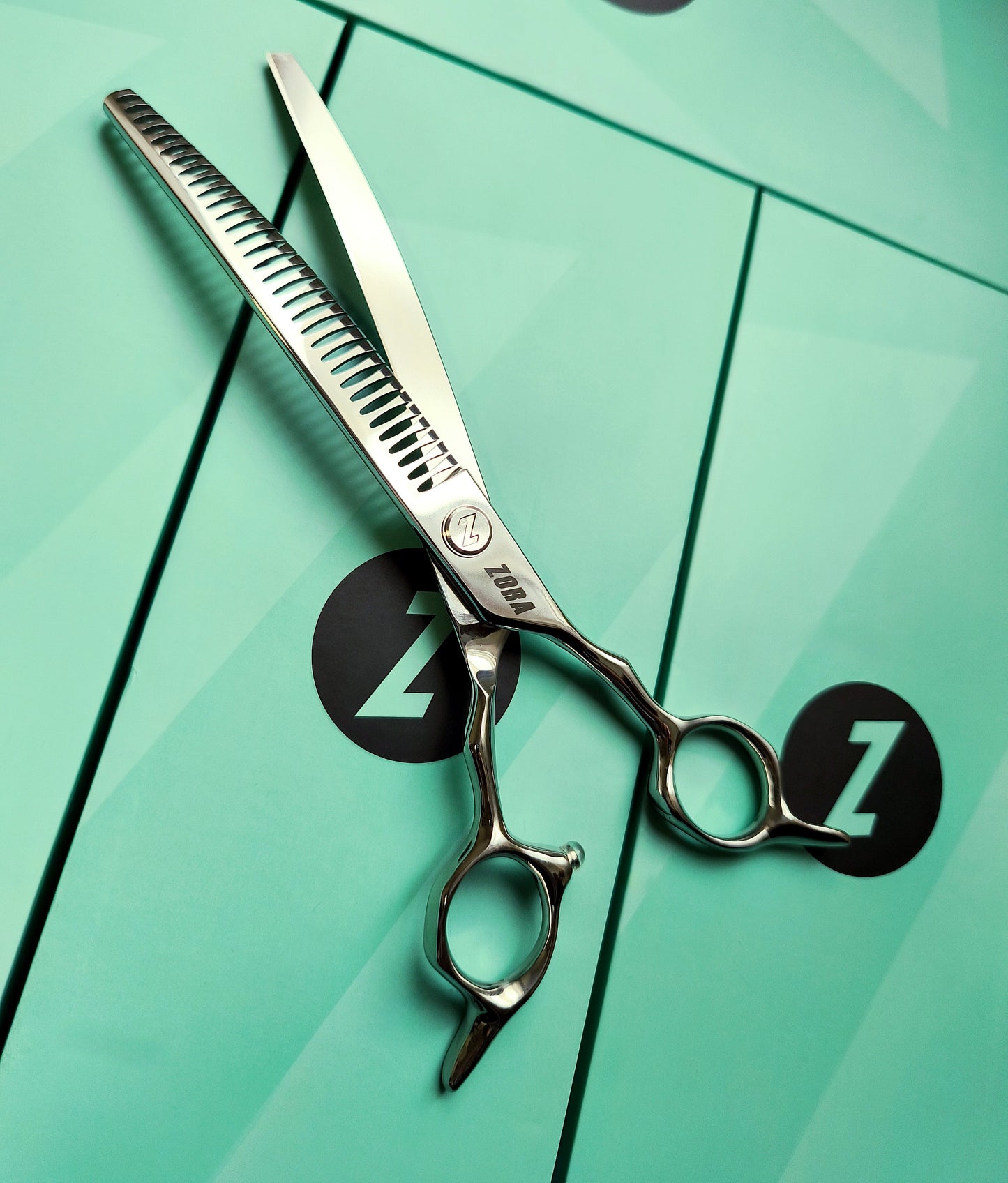 Zora Pet Grooming Curved Blender Shear